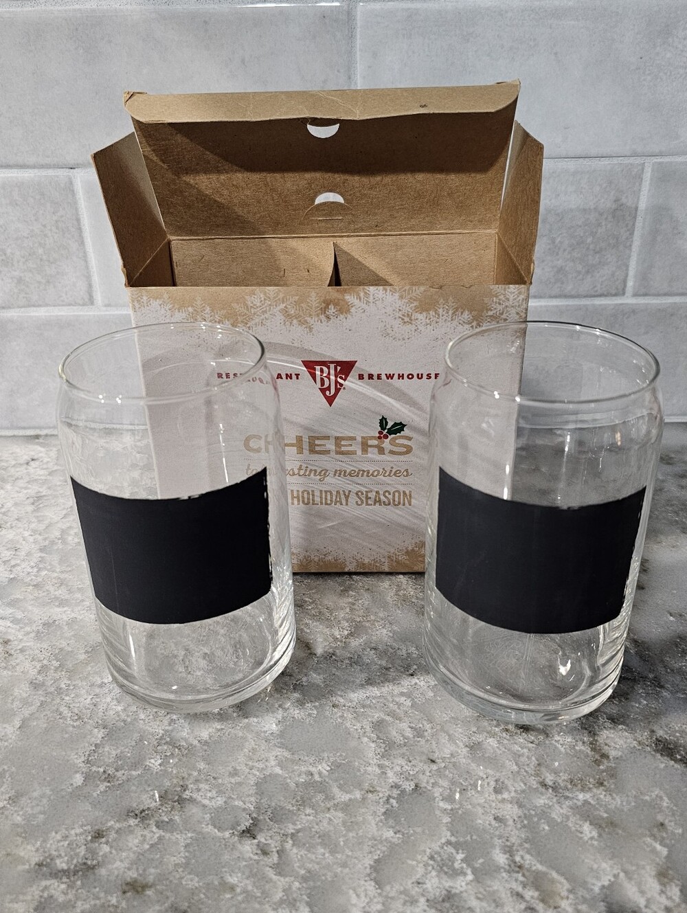 BJ's Brewhouse Holiday Chalkboard Drinking Glasses Beer Can Shape Set of 2 New